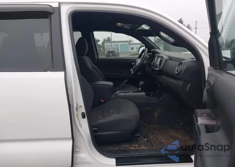 2017 Toyota Tacoma Trd Off Road z USA, uszkodzony, nr VIN 3TMCZ5AN1HM108582